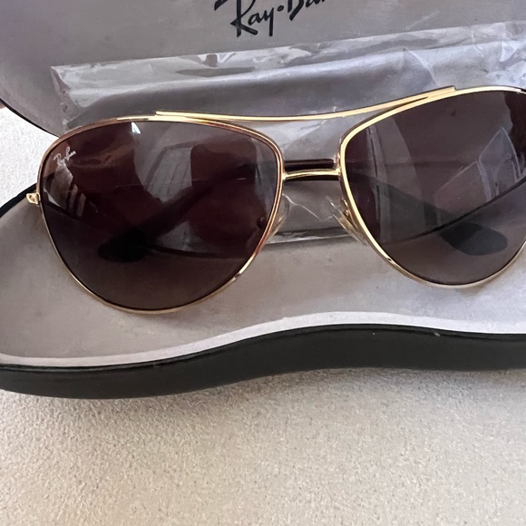 Ray-Ban 63mm aviator sunglasses excellent condition - Picture 7 of 11